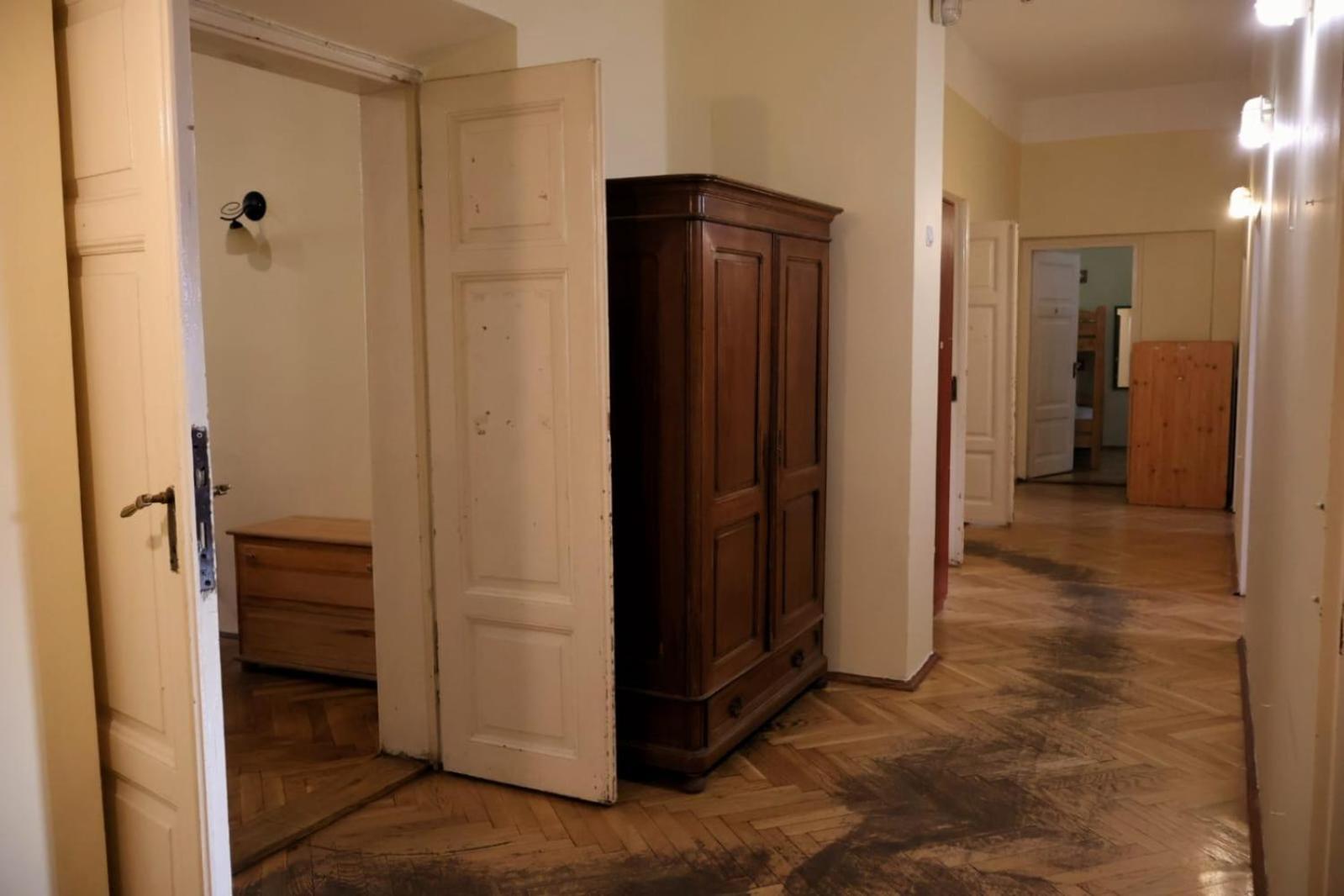 50 People Apartment Краків Екстер'єр фото